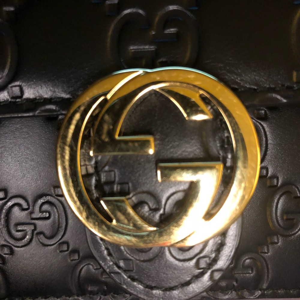 Gucci Icon Signature Chain Wallet - Picture 5 of 7